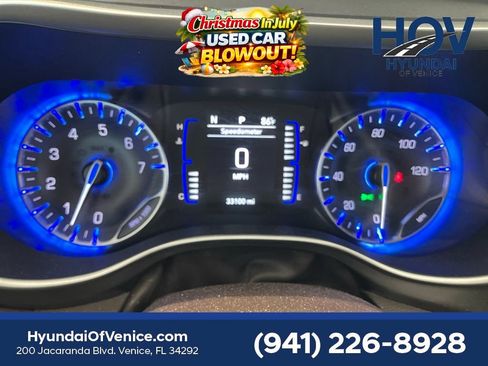 Used 2019 Chrysler Pacifica Touring-L w/ Premium Audio Group FWD image 11