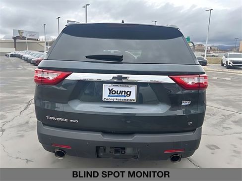Used 2018 Chevrolet Traverse LT w/ LPO, Black Accent Package image 4