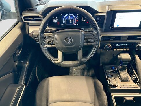 Certified 2024 Toyota Tacoma SR5 AWD/4WD image 18