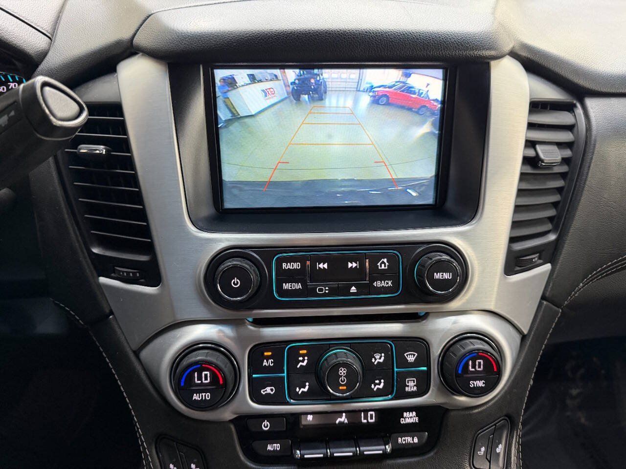 Used 2019 GMC Yukon SLT w/ HD Trailering Package AWD/4WD image 29