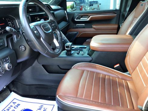 Used 2024 GMC Sierra 1500 Denali Ultimate AWD/4WD image 3