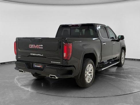 Used 2026 GMC Sierra 1500 Denali AWD/4WD image 3