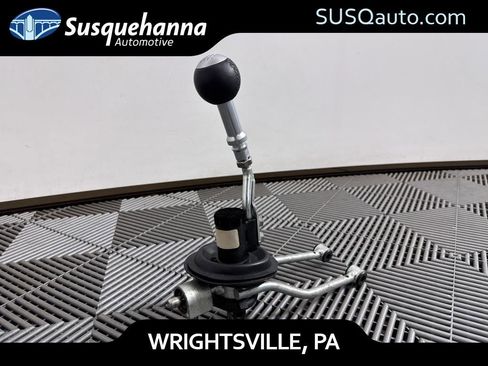 Used 2016 Dodge Challenger SRT w/ Technology Group image 24