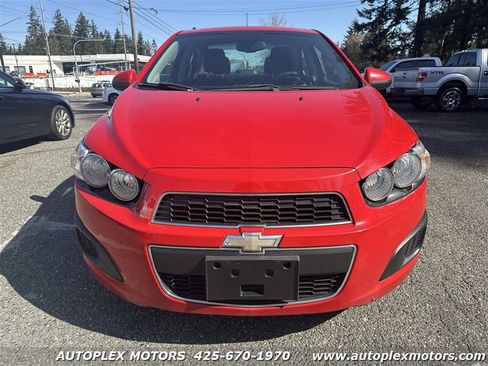 Used 2012 Chevrolet Sonic LT image 2