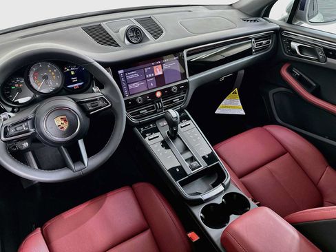 New 2026 Porsche Macan AWD/4WD image 25
