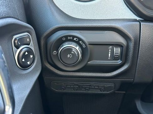 Used 2024 Jeep Wrangler Sport S image 16