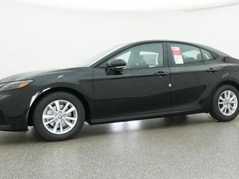New 2026 Toyota Camry Hybrid FWD image 17