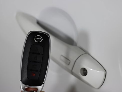 Used 2025 Nissan Sentra SV image 36