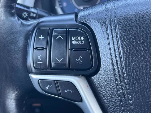 Used 2018 Toyota Sienna Limited image 9