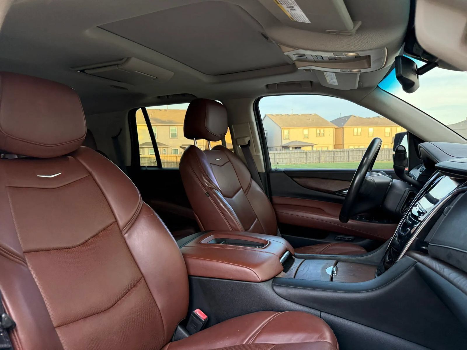 Used 2016 Cadillac Escalade Luxury AWD/4WD image 18