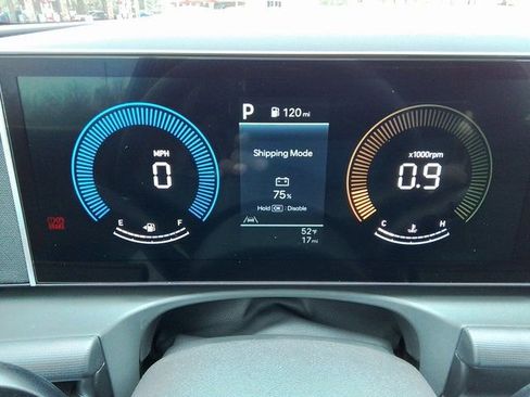 Certified 2025 Hyundai Santa Cruz SEL image 11