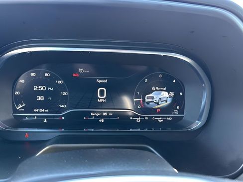 Used 2024 GMC Yukon SLT AWD/4WD image 24