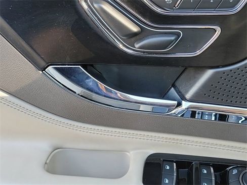 Certified 2023 Lincoln Corsair Reserve image 28