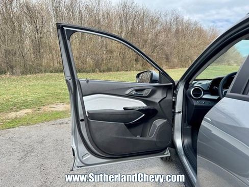 New 2026 Chevrolet Trax LT w/ LT Convenience Package image 12