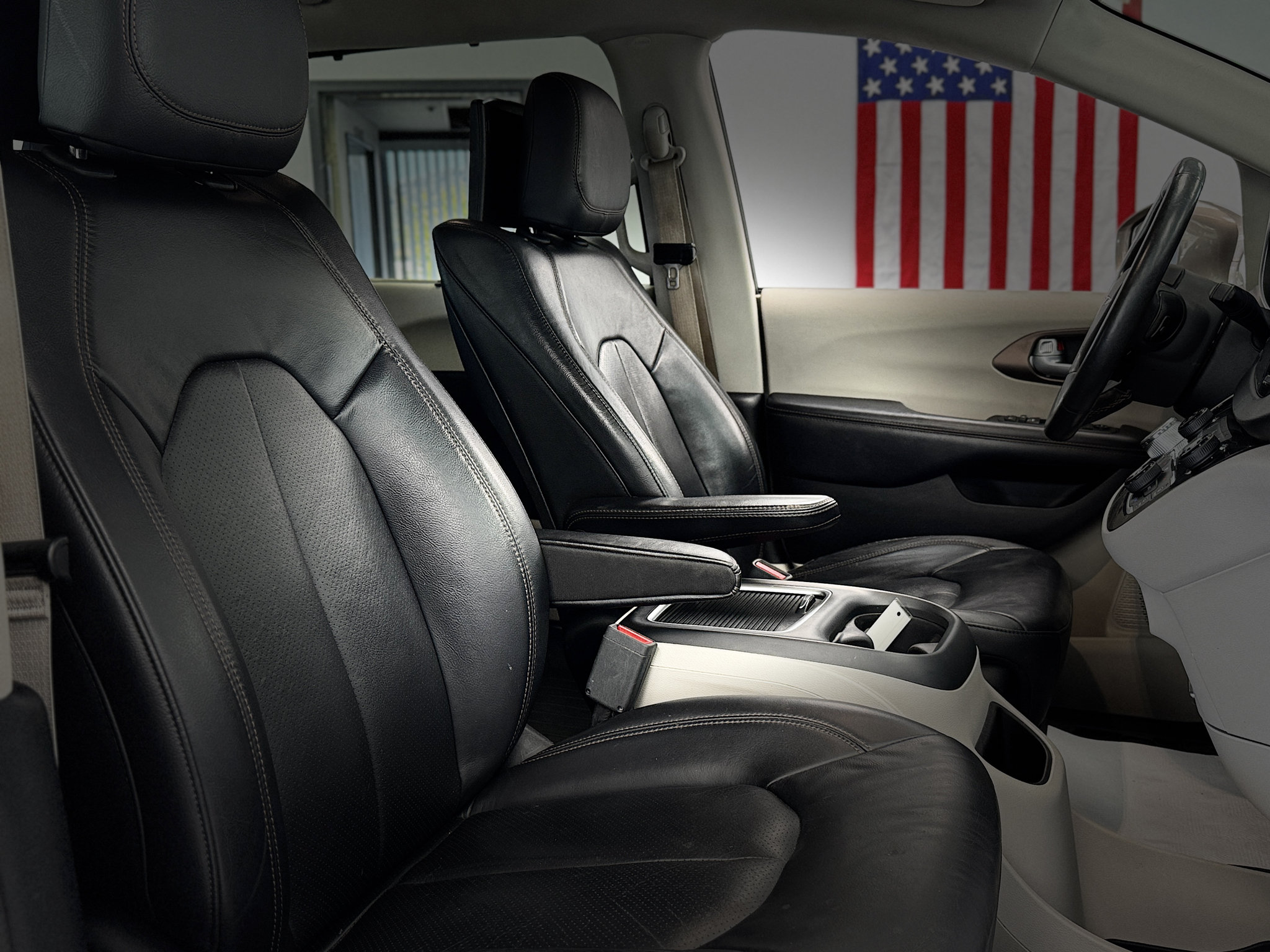 Used 2017 Chrysler Pacifica Touring-L Plus FWD image 30