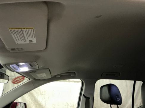Used 2019 Chevrolet Traverse LT FWD image 13