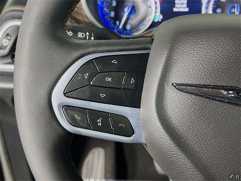 Used 2022 Chrysler Pacifica Pinnacle image 16