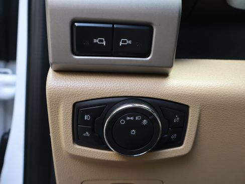 Used 2019 Ford F250 Lariat w/ Lariat Value Package AWD/4WD image 25