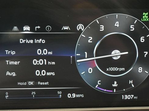 Certified 2025 Kia Seltos EX AWD/4WD image 16