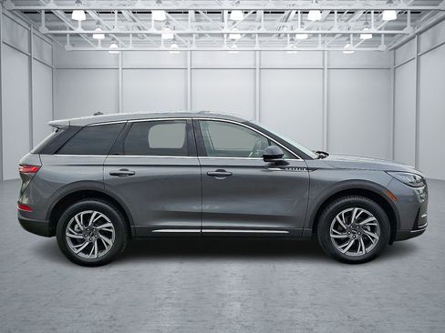 Used 2023 Lincoln Corsair AWD image 7
