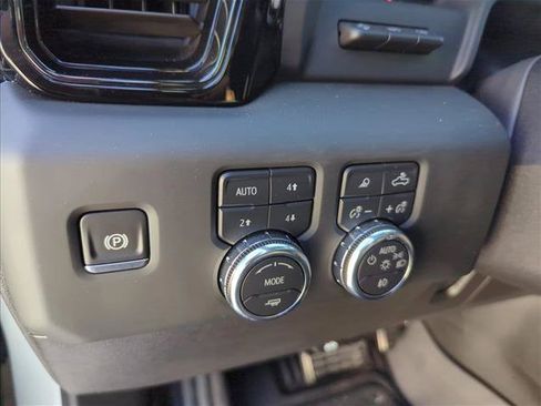 Used 2024 GMC Sierra 2500 AT4 w/ AT4 Premium Plus Package AWD/4WD image 14