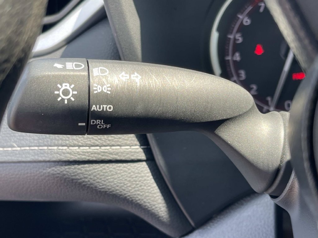 Used 2025 Toyota RAV4 XLE FWD image 37