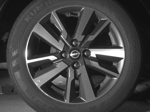 Used 2025 Nissan Versa SV image 15