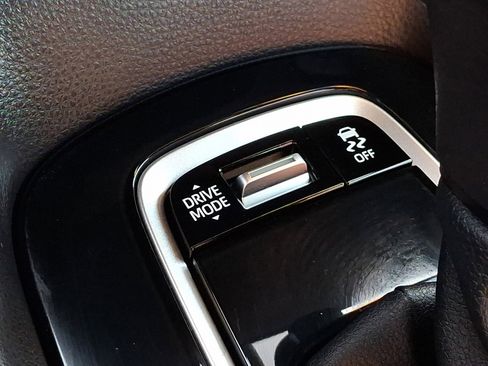 Certified 2025 Toyota Corolla SE w/ SE Premium Package FWD image 24