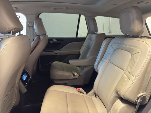 Used 2021 Lincoln Aviator Reserve w/ Equipment Group 201A AWD/4WD image 29