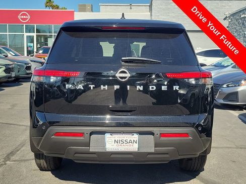 Used 2025 Nissan Pathfinder S FWD image 32
