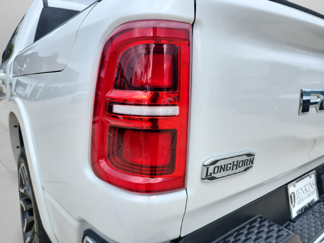 Used 2025 RAM 1500 Limited AWD/4WD image 14