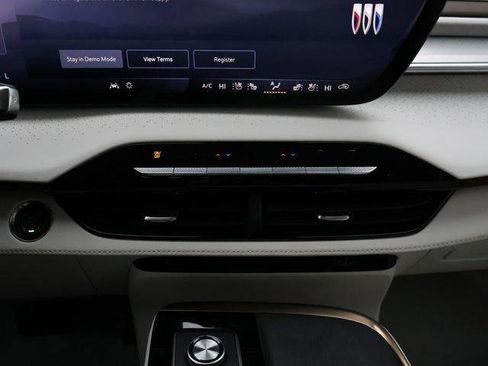 New 2026 Buick Enclave Avenir image 27