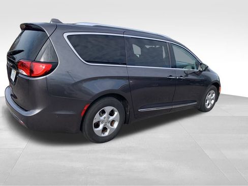 Used 2017 Chrysler Pacifica Touring-L Plus w/ Advanced Safetytec Group image 10