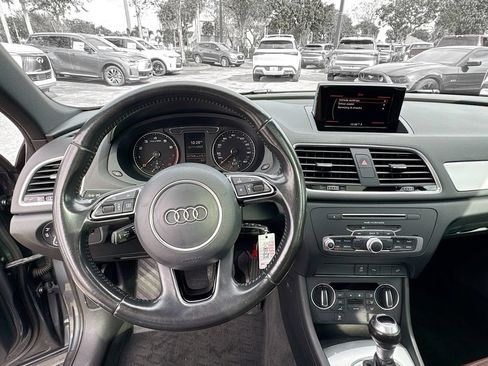 Used 2017 Audi Q3 2.0T Premium FWD image 12