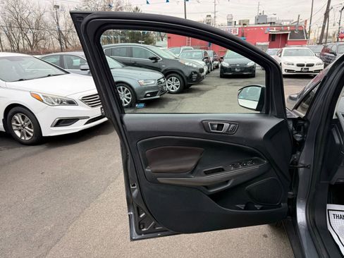 Used 2018 Ford EcoSport SE w/ SE Convenience Package image 16