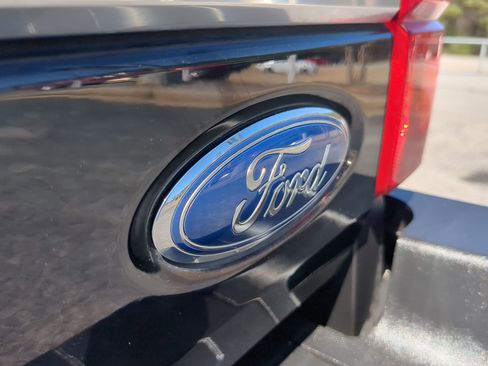 Used 2021 Ford F250 Platinum w/ FX4 Off-Road Package image 29