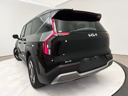 Certified 2024 Kia EV9 Wind AWD/4WD image 11
