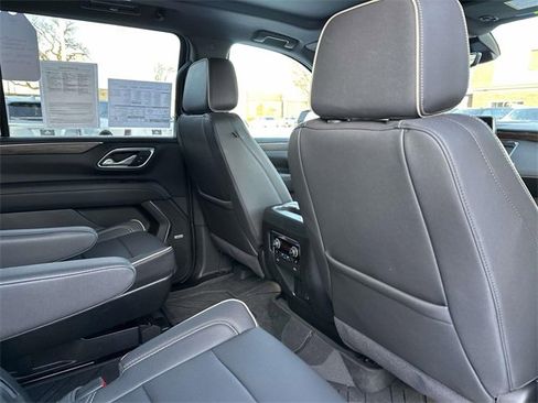 Used 2024 Chevrolet Suburban Premier w/ Premium Package image 25
