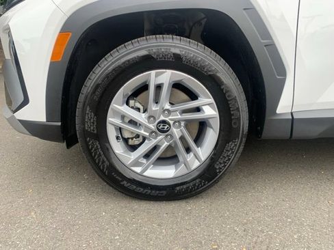 Certified 2025 Hyundai Tucson SE AWD/4WD image 11