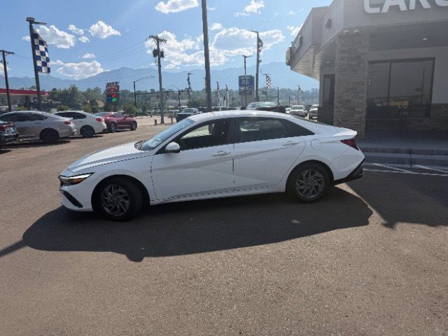 Used 2024 Hyundai Elantra SEL FWD image 7
