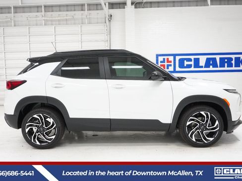 New 2026 Chevrolet TrailBlazer RS w/ Convenience Package FWD image 4