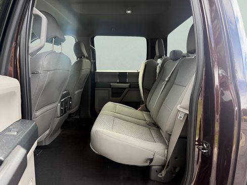 Used 2019 Ford F150 XLT w/ Trailer Tow Package AWD/4WD image 12