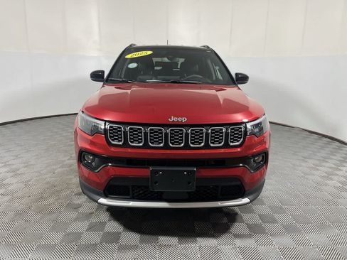 Used 2025 Jeep Compass Limited AWD/4WD image 3