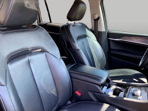 Used 2021 Jeep Grand Cherokee L Limited RWD image 9