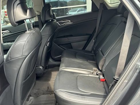 Used 2025 Kia Sportage EX FWD image 10