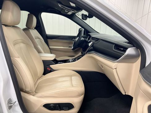 Used 2023 Jeep Grand Cherokee L Limited w/ Luxury Tech Group II image 22