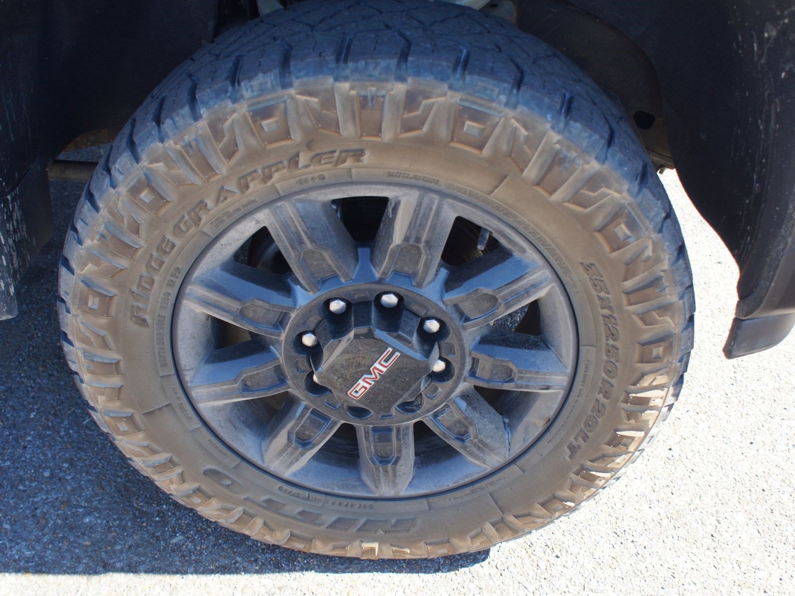 Used 2024 GMC Sierra 2500 AT4 w/ AT4 Premium Plus Package AWD/4WD image 5