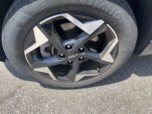 Used 2024 Kia Seltos EX AWD/4WD image 5