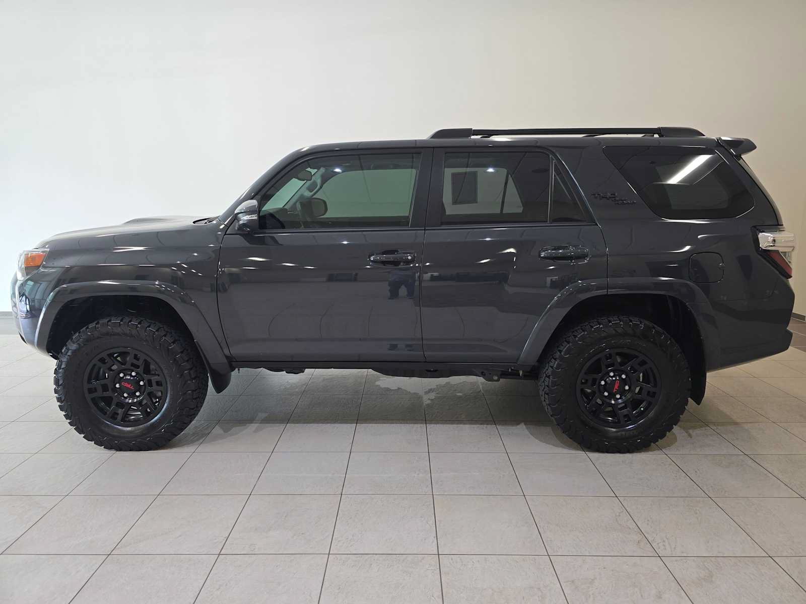 Certified 2024 Toyota 4Runner TRD Off-Road Premium w/ Off Road Premium Plus Package AWD/4WD image 3