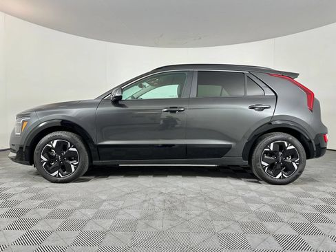 Used 2025 Kia Niro Wind w/ Wind Preserve Package FWD image 13